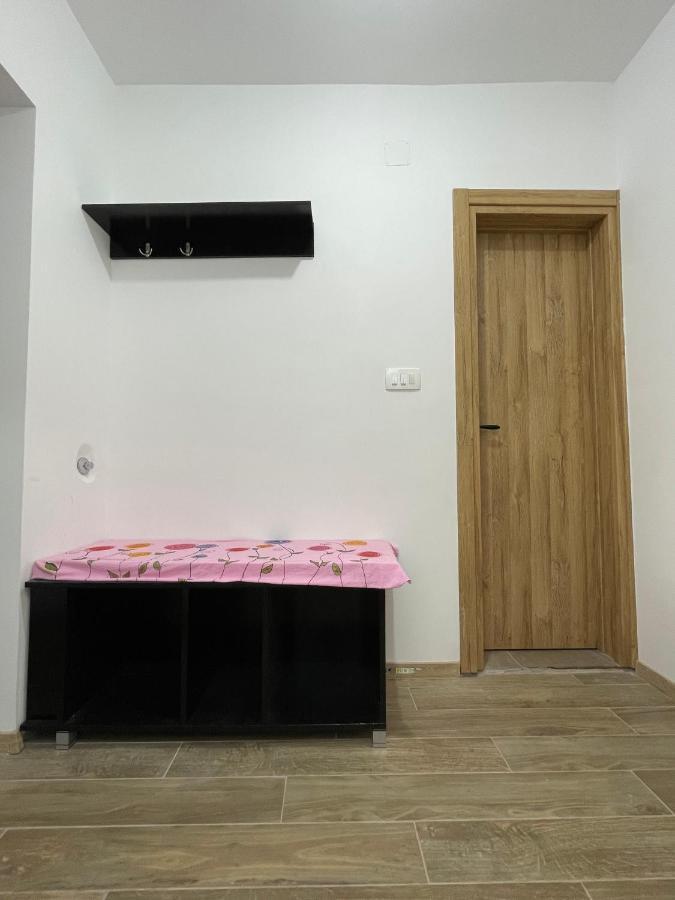 Entire Spacious Apartment With Free Parking Podgorica Exteriér fotografie