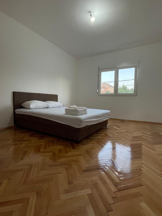 Entire Spacious Apartment With Free Parking Podgorica Exteriér fotografie